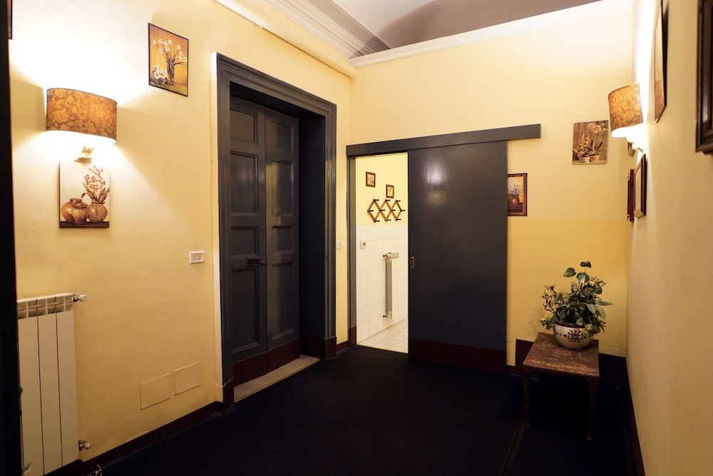 Hotel Etnea 316 — Hotel building in Catania, Sicily