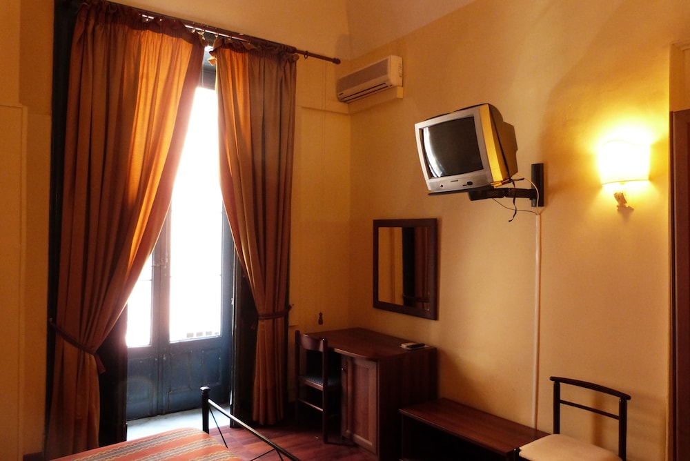 Hotel Etnea 316 — Hotel rooms in Catania, Sicily