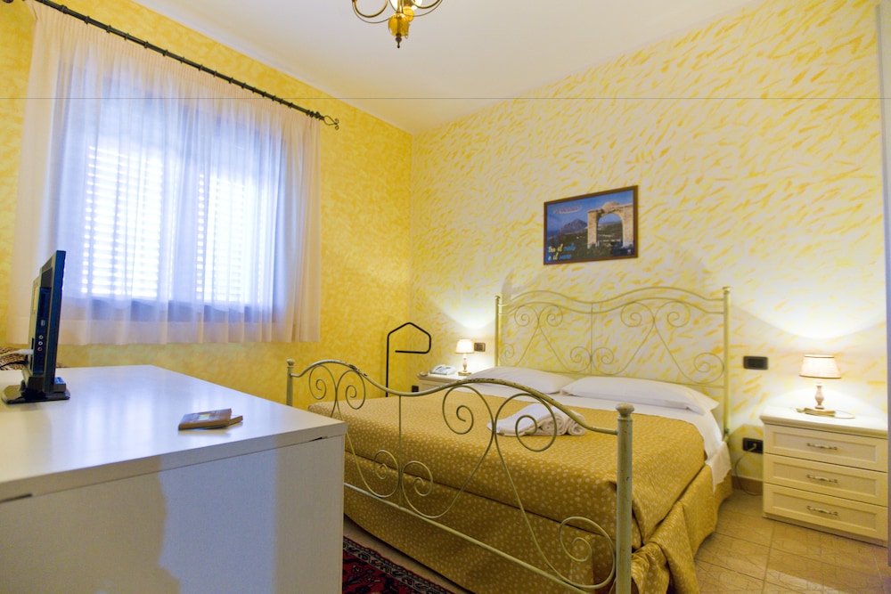 Hotel History — Hotel rooms in Valderice, Sicily