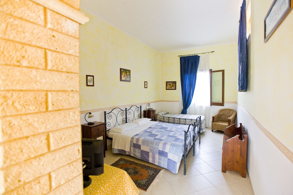 Hotel History — Hotel rooms in Valderice, Sicily