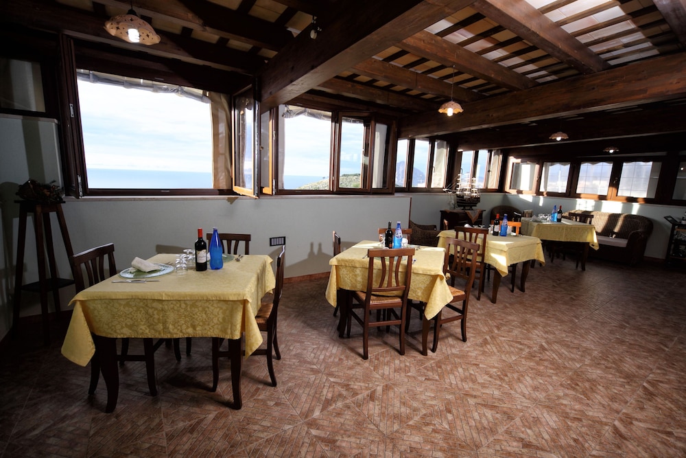 Hotel History — Restaurant & bars in Valderice, Sicily