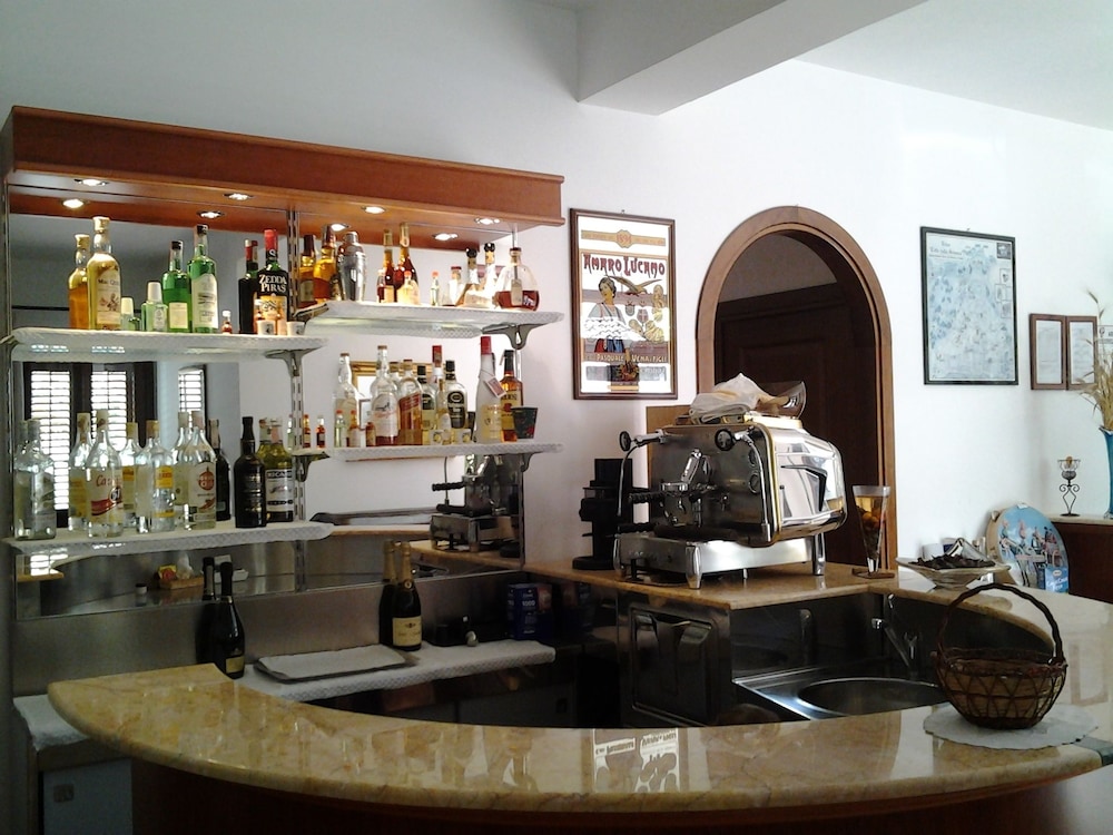 Hotel History — Restaurant & bars in Valderice, Sicily