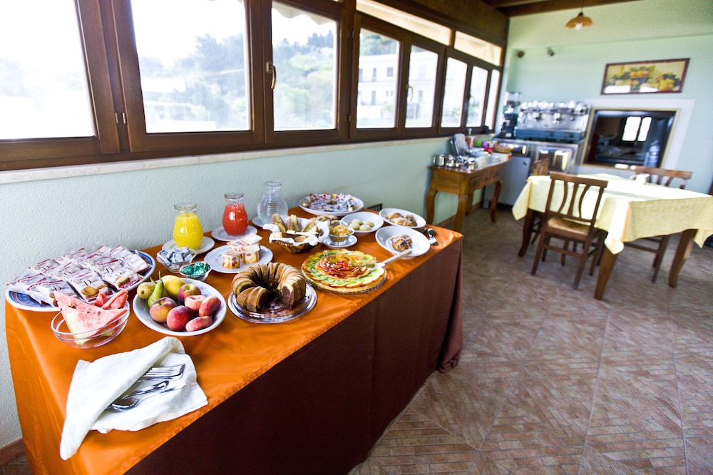 Hotel History — Restaurant & bars in Valderice, Sicily