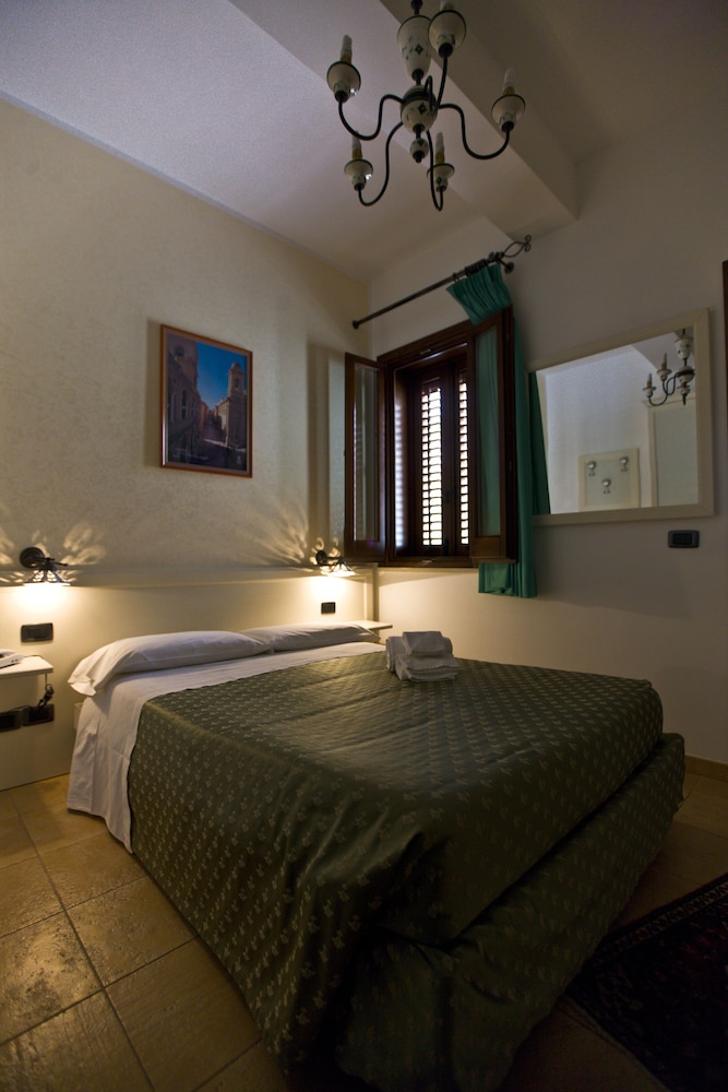 Hotel History — Hotel rooms in Valderice, Sicily
