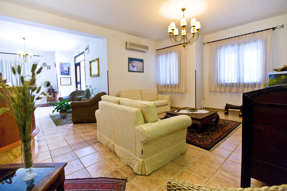Hotel History — Hotel rooms in Valderice, Sicily