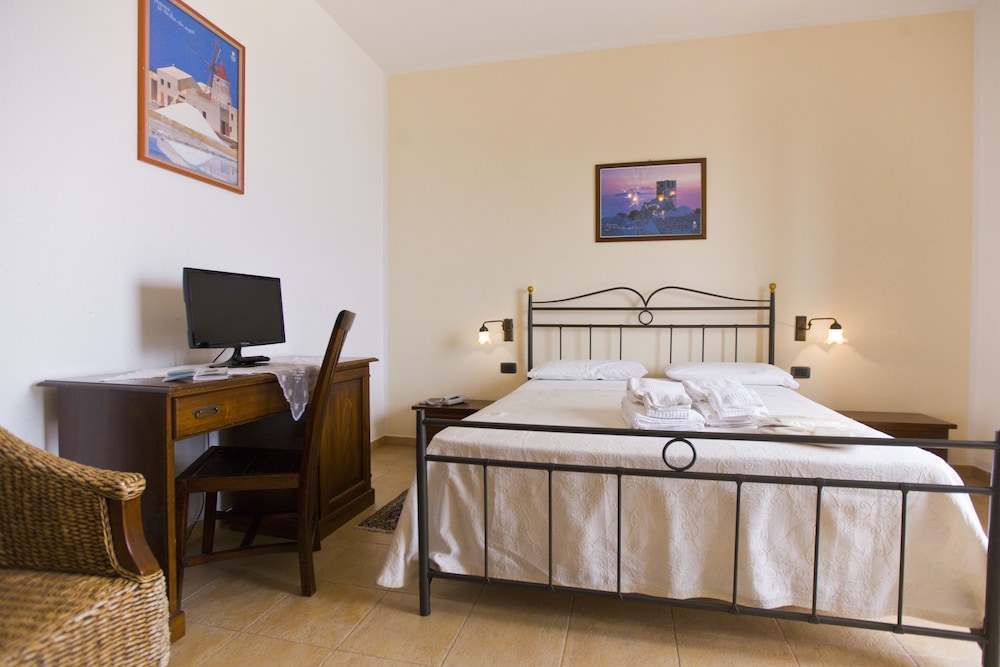 Hotel History — Hotel rooms in Valderice, Sicily