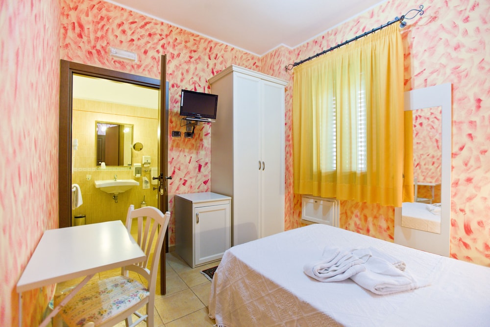 Hotel History — Hotel rooms in Valderice, Sicily