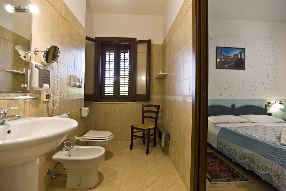 Hotel History — Hotel rooms in Valderice, Sicily