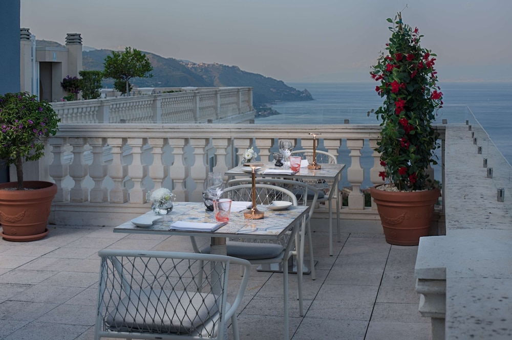 NH Collection Taormina — Restaurant & bars in Taormina, Sicily
