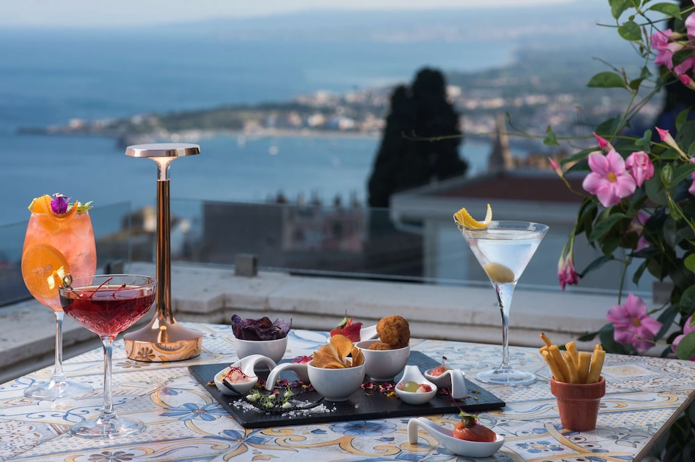 NH Collection Taormina — Restaurant & bars in Taormina, Sicily