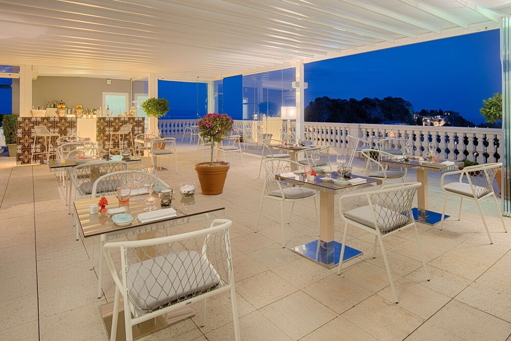 NH Collection Taormina — Restaurant & bars in Taormina, Sicily