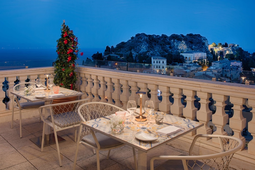 NH Collection Taormina — Restaurant & bars in Taormina, Sicily