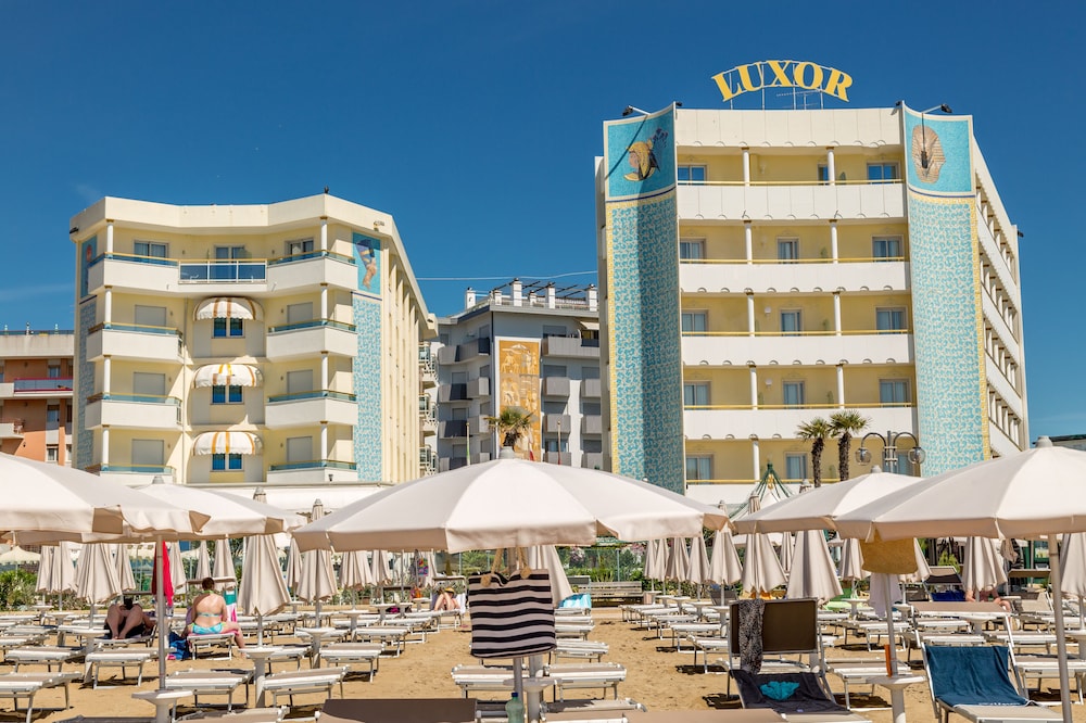 Luxor e Cairo The Beach Resort — Beach in Jesolo, Veneto