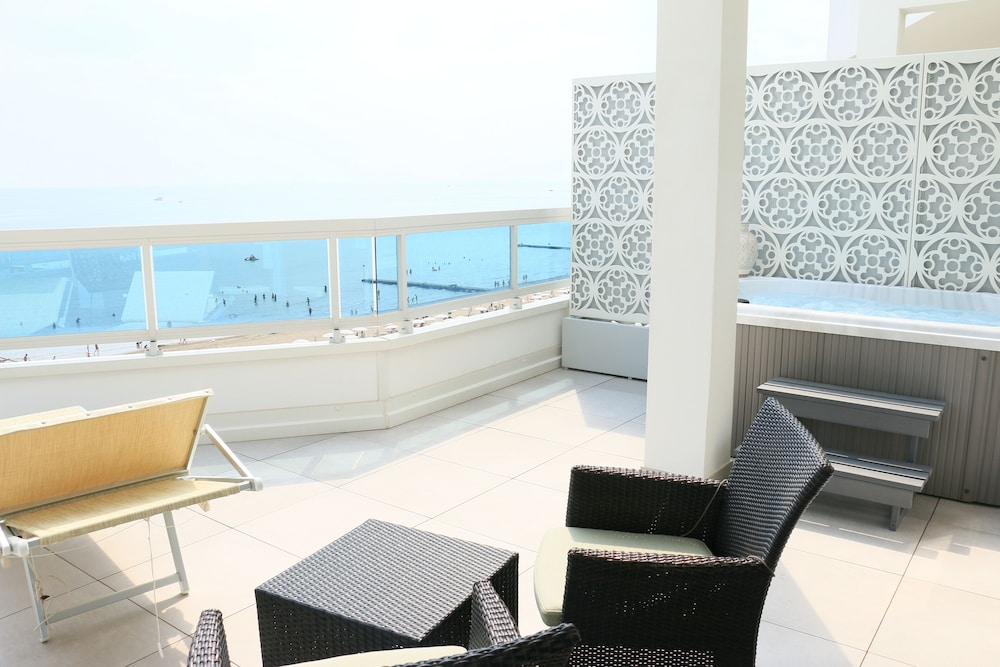 Luxor e Cairo The Beach Resort — Beach in Jesolo, Veneto