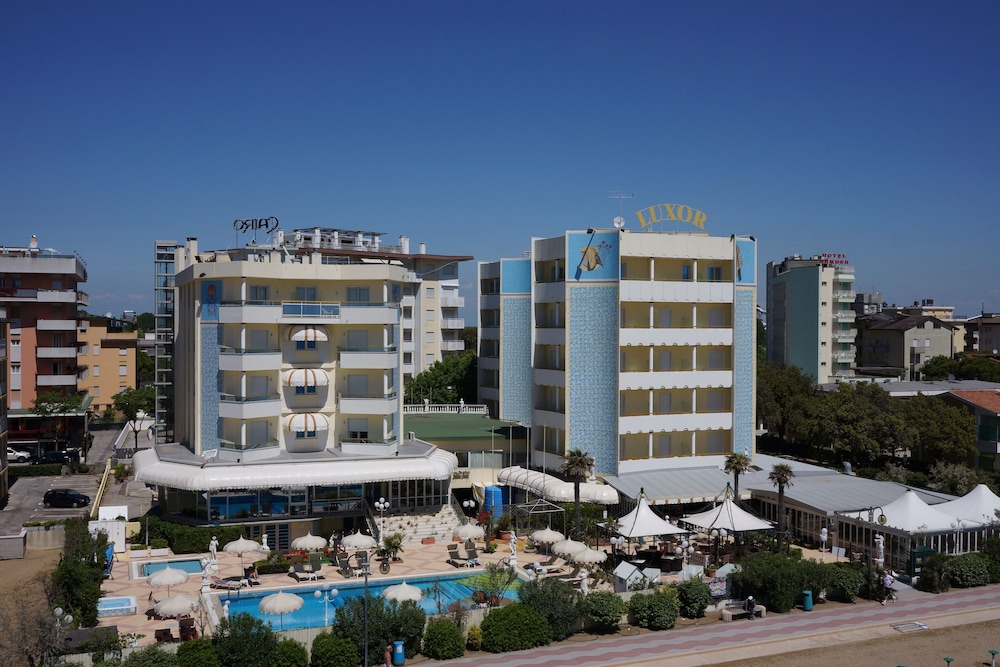 Luxor e Cairo The Beach Resort — Hotel building in Jesolo, Veneto