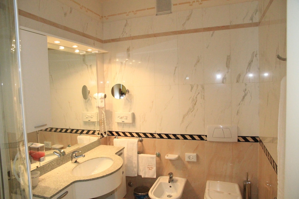 Luxor e Cairo The Beach Resort — Hotel rooms in Jesolo, Veneto