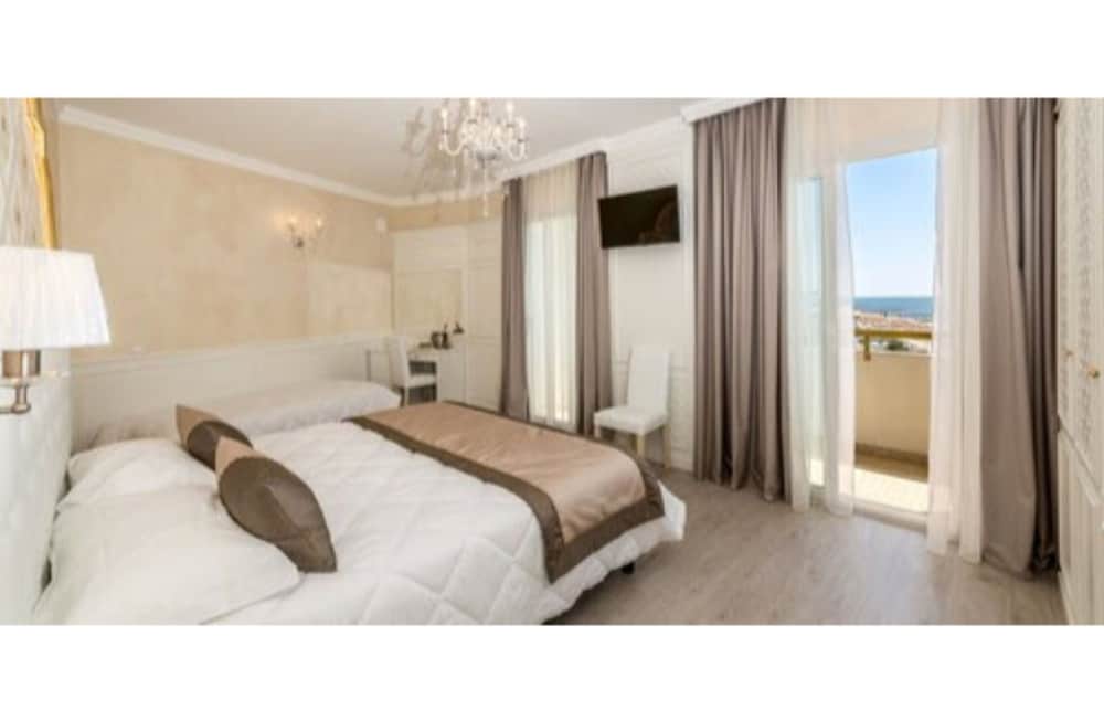 Luxor e Cairo The Beach Resort — Hotel rooms in Jesolo, Veneto