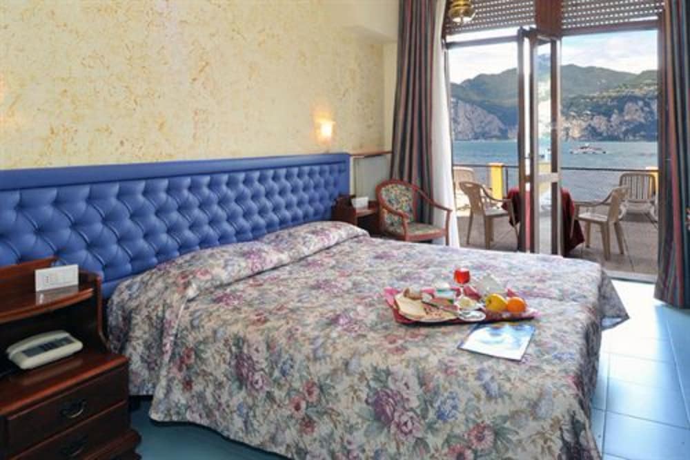 Hotel Malcesine — Hotel rooms in Malcesine, Veneto