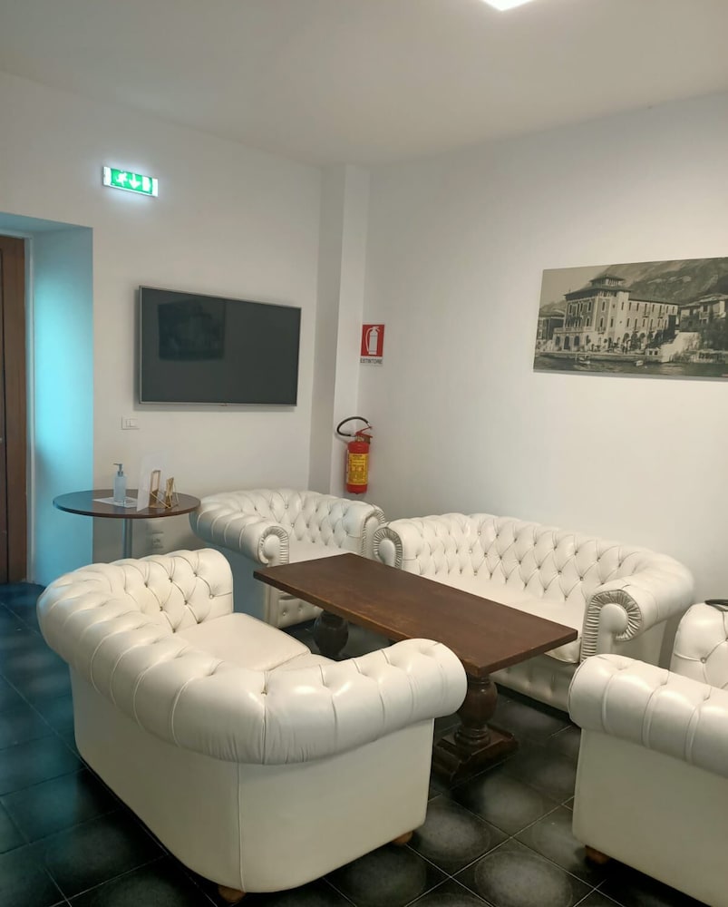 Hotel Malcesine — Hotel building in Malcesine, Veneto