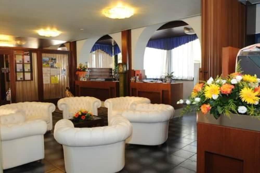 Hotel Malcesine — Hotel building in Malcesine, Veneto