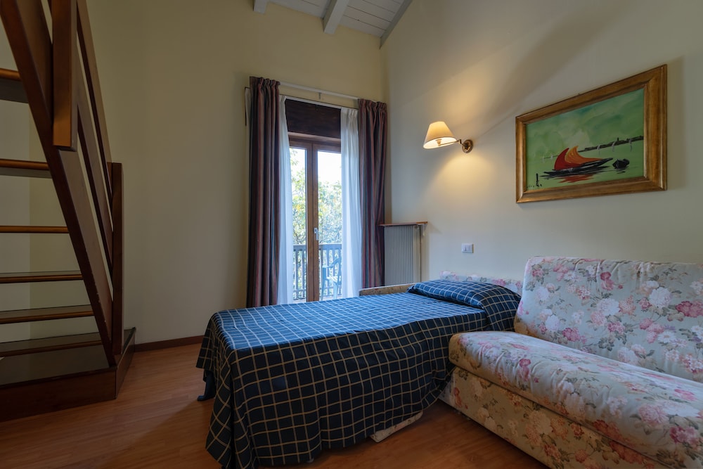 Hotel Malcesine — Hotel rooms in Malcesine, Veneto