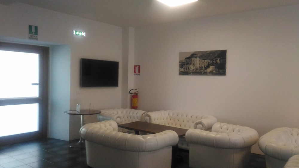 Hotel Malcesine — Hotel building in Malcesine, Veneto