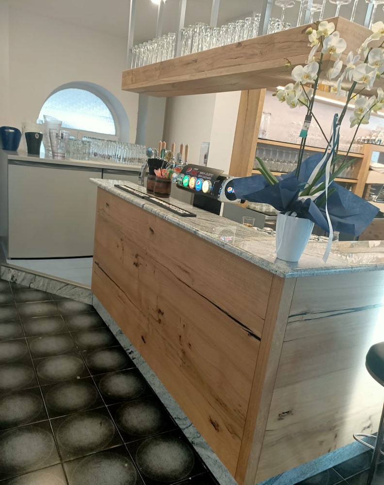 Hotel Malcesine — Restaurant & bars in Malcesine, Veneto