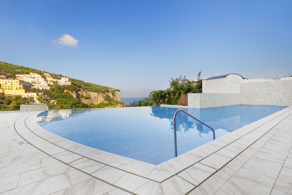 Hotel Mary — Swimming pool in Vico Equense, Campania