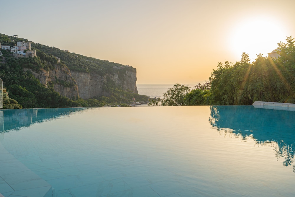 Hotel Mary — Swimming pool in Vico Equense, Campania
