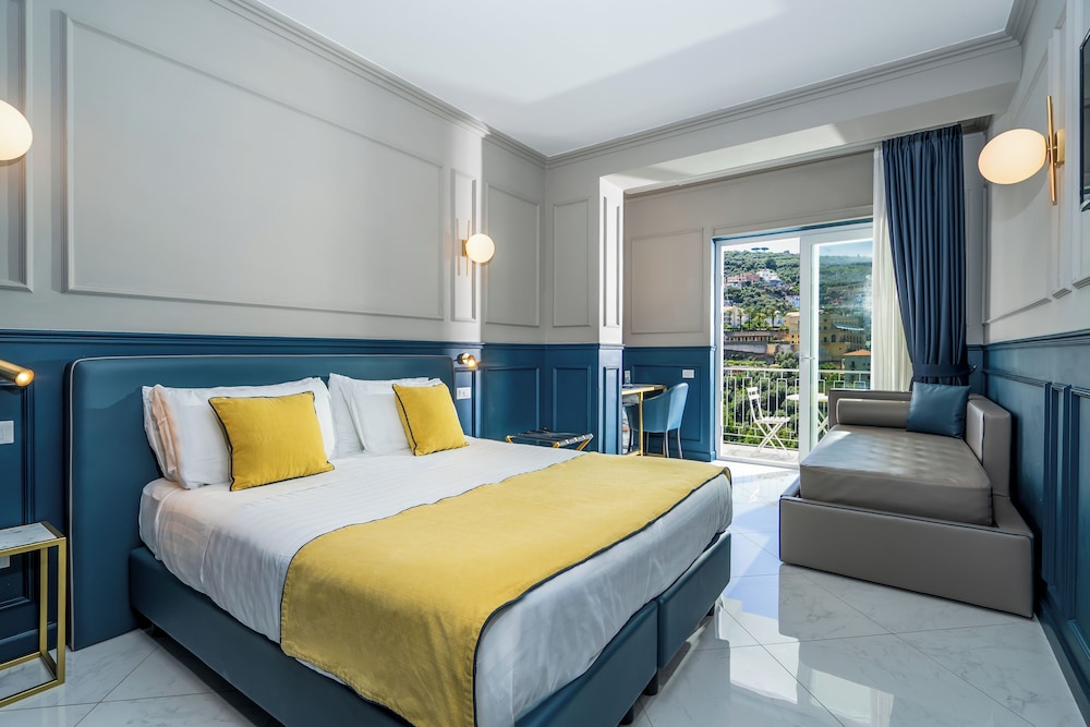 Hotel Mary — Hotel rooms in Vico Equense, Campania