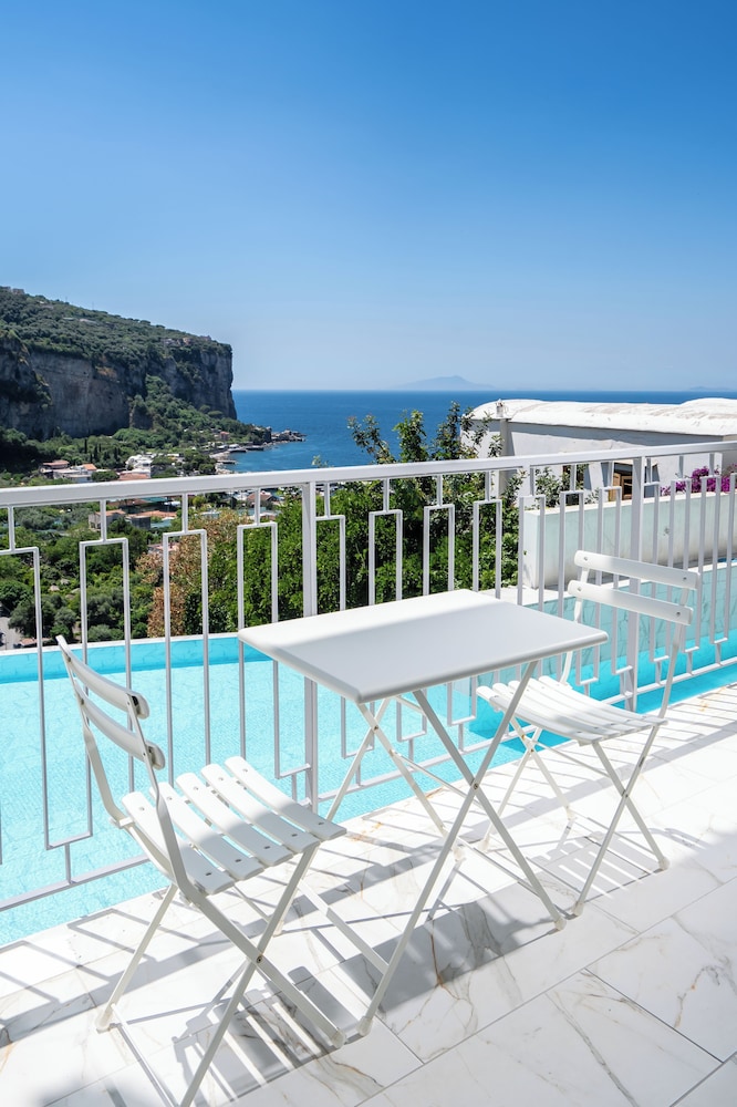 Hotel Mary — Swimming pool in Vico Equense, Campania