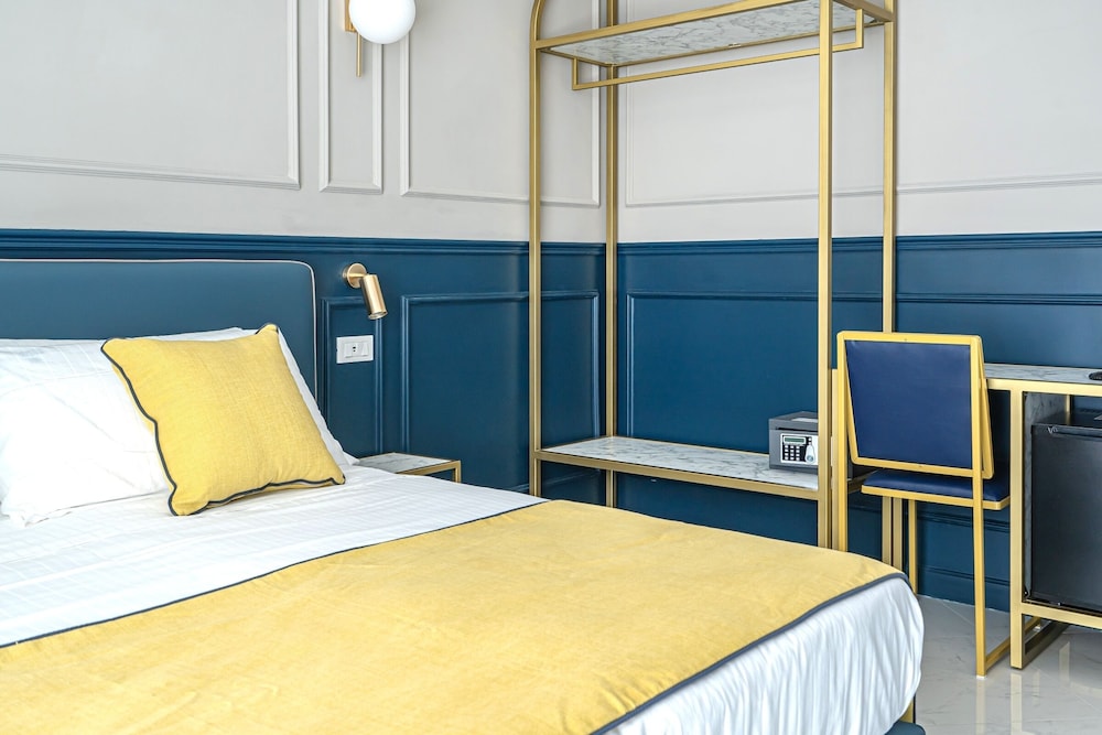 Hotel Mary — Hotel rooms in Vico Equense, Campania