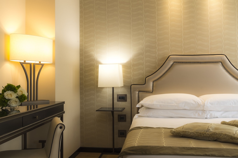 Hotel Paganelli — Hotel rooms in Venice, Veneto