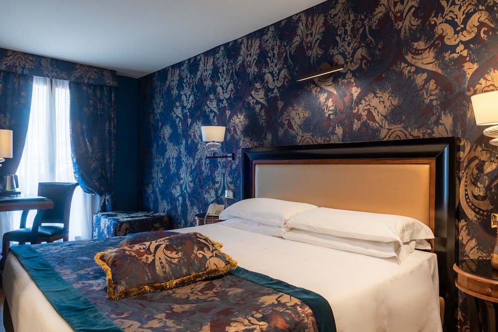Hotel Paganelli — Hotel rooms in Venice, Veneto
