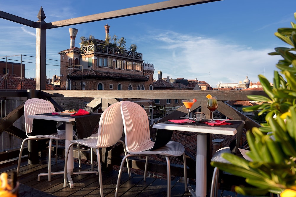 Hotel Paganelli — Restaurant & bars in Venice, Veneto