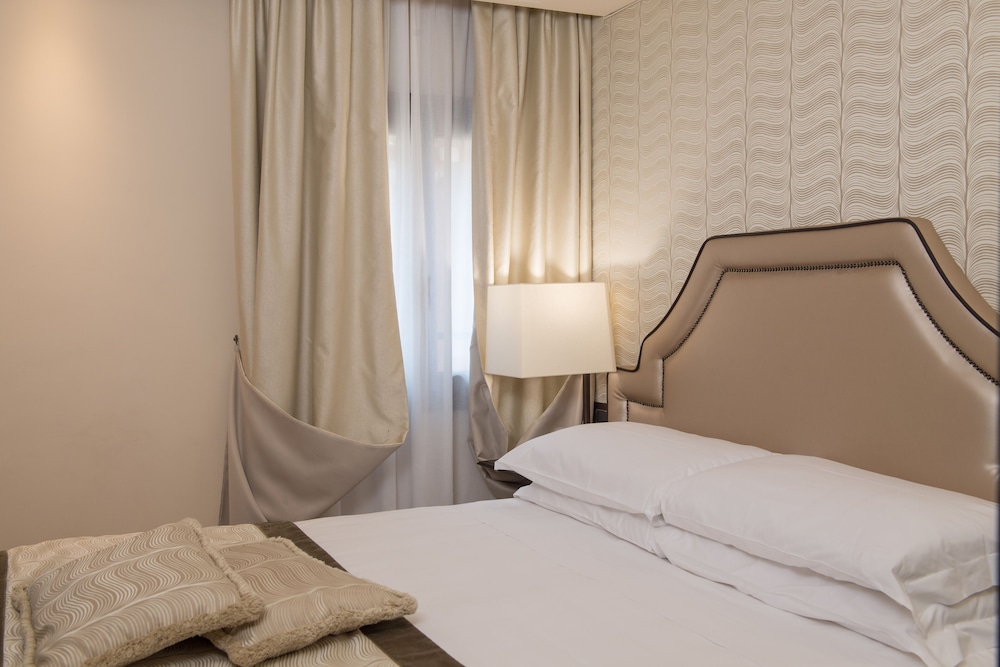 Hotel Paganelli — Hotel rooms in Venice, Veneto