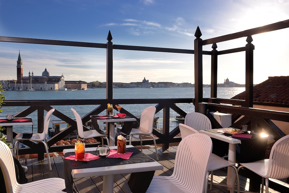 Hotel Paganelli — Restaurant & bars in Venice, Veneto