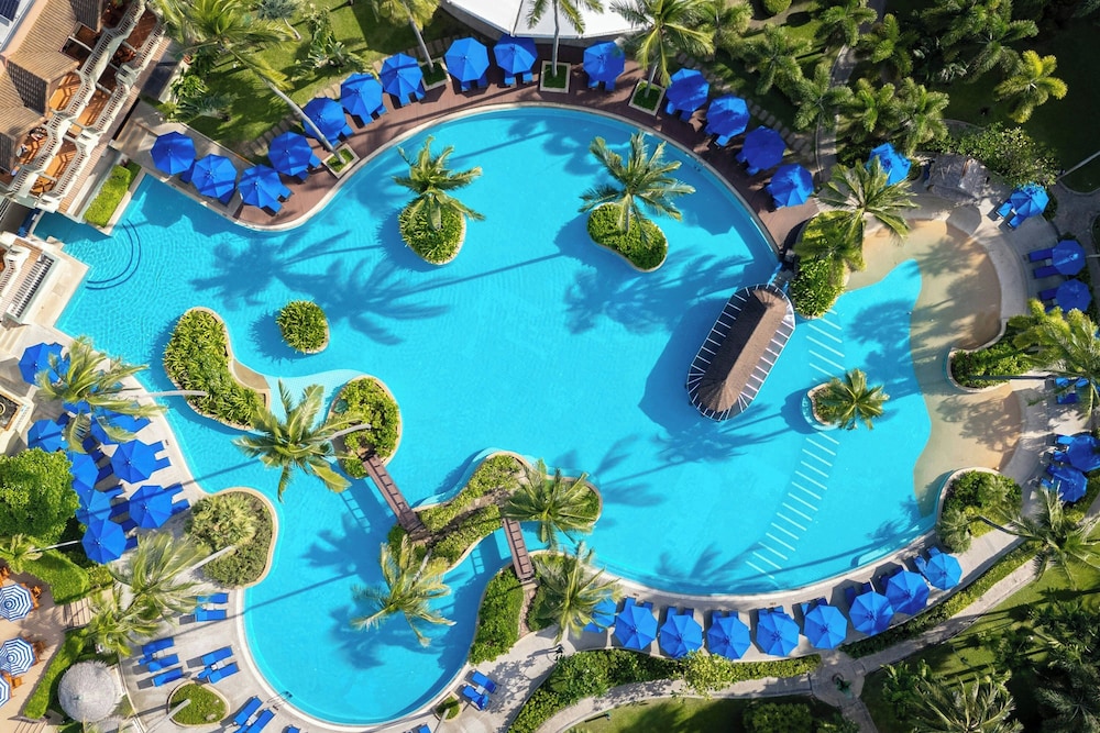 Phuket Marriott Resort & Spa, Merlin Beach — Swimming pool in Patong Beach, Phuket Province