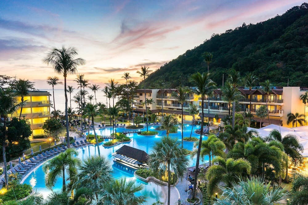 Phuket Marriott Resort & Spa, Merlin Beach — Swimming pool in Patong Beach, Phuket Province
