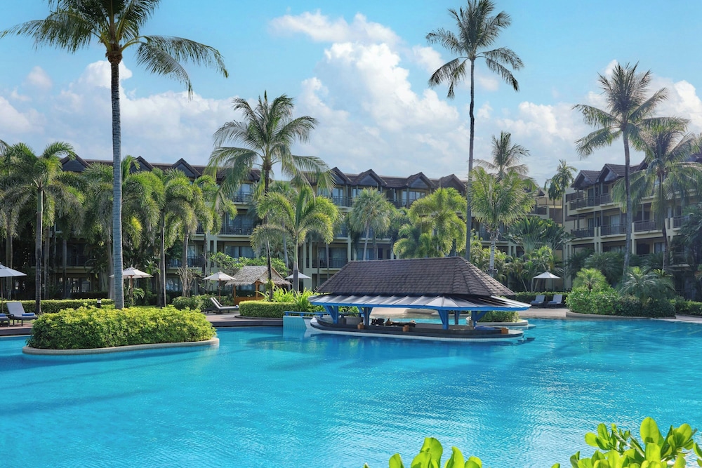 Phuket Marriott Resort & Spa, Merlin Beach — Swimming pool in Patong Beach, Phuket Province