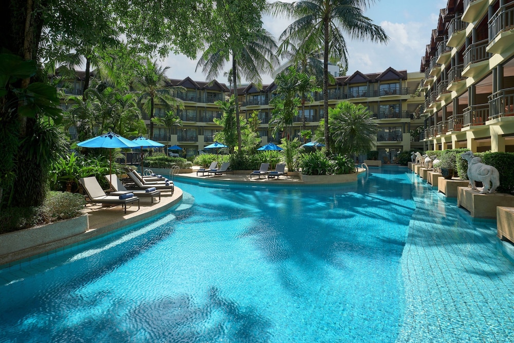 Phuket Marriott Resort & Spa, Merlin Beach — Swimming pool in Patong Beach, Phuket Province