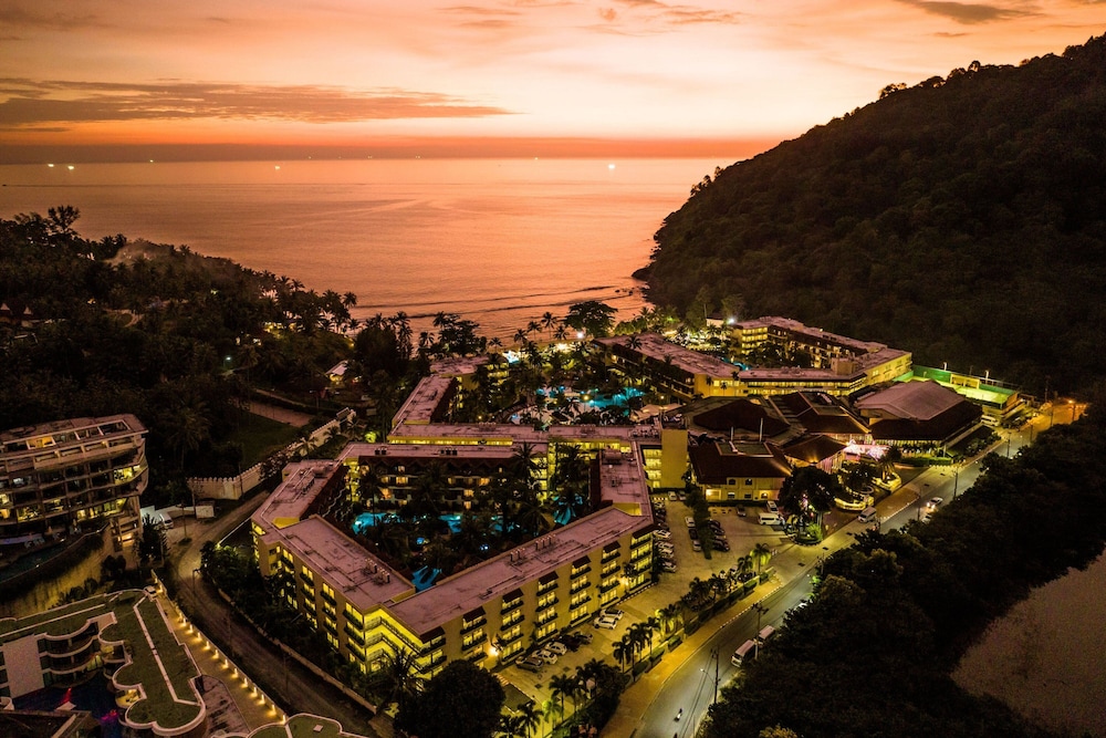 Phuket Marriott Resort & Spa, Merlin Beach — Hotel building in Patong Beach, Phuket Province