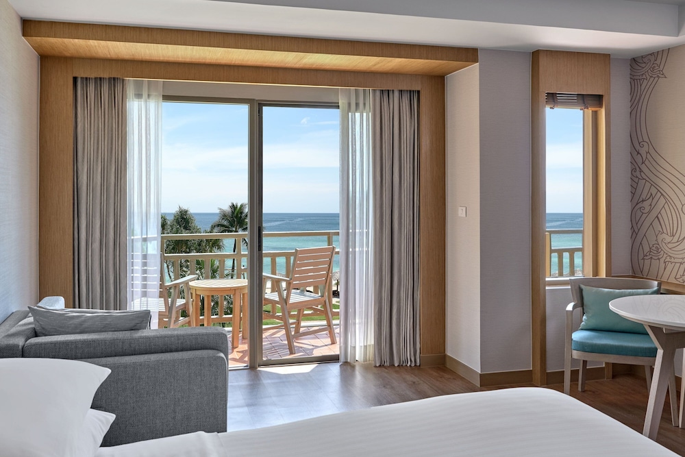 Phuket Marriott Resort & Spa, Merlin Beach — Hotel rooms in Patong Beach, Phuket Province