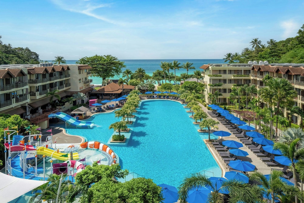 Phuket Marriott Resort & Spa, Merlin Beach — Swimming pool in Patong Beach, Phuket Province