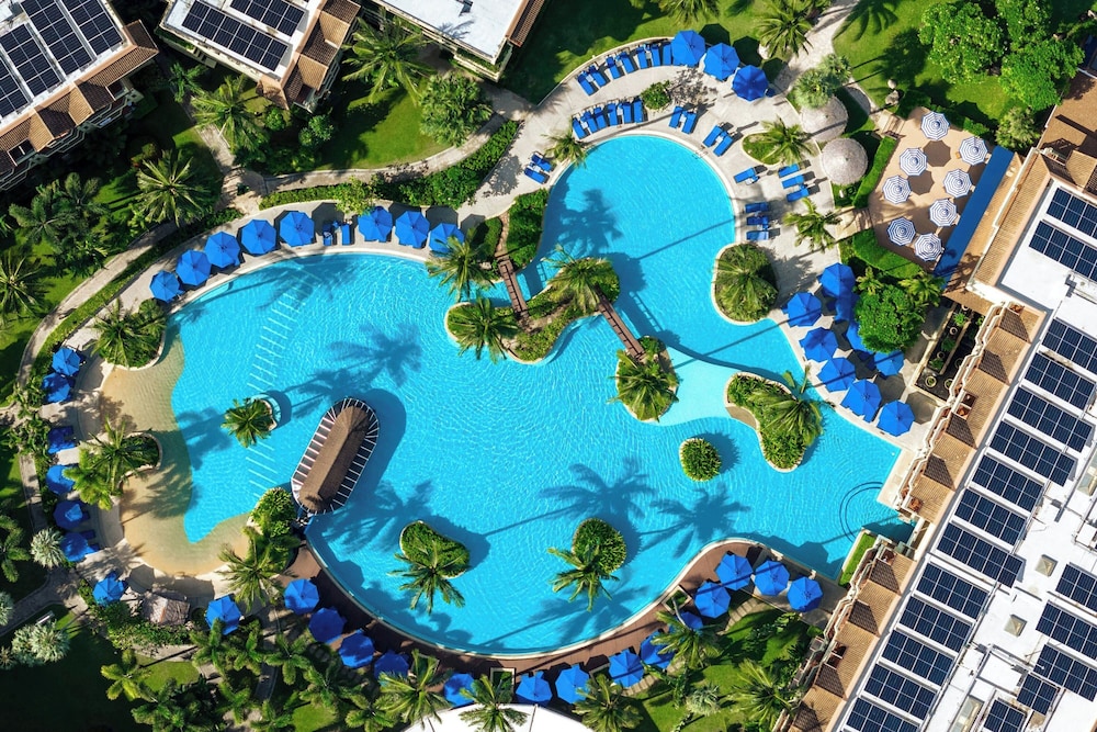 Phuket Marriott Resort & Spa, Merlin Beach — Swimming pool in Patong Beach, Phuket Province