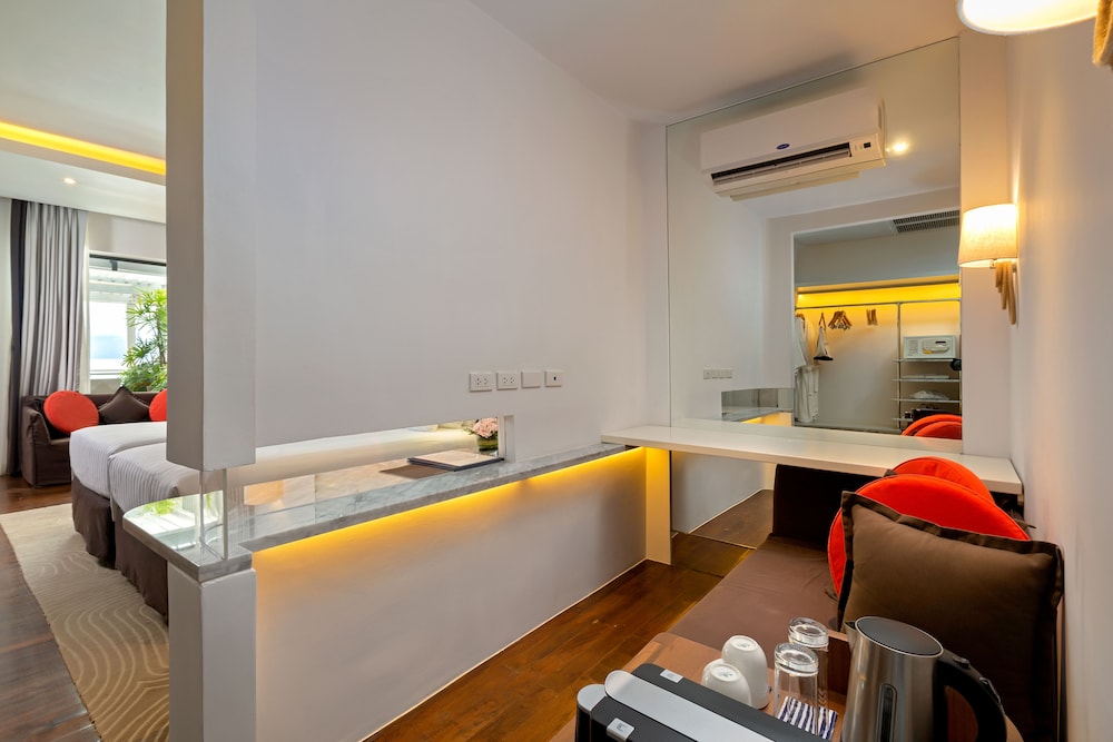 The Boathouse Phuket — Hotel rooms in Karon, Phuket Province
