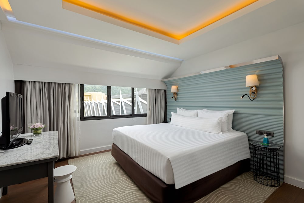 The Boathouse Phuket — Hotel rooms in Karon, Phuket Province