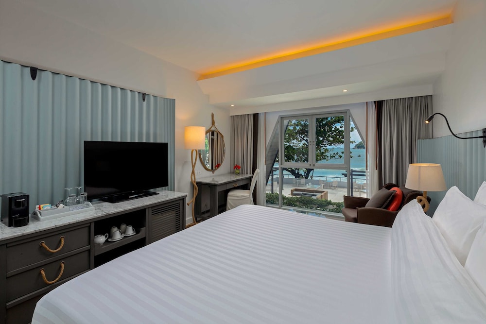 The Boathouse Phuket — Hotel rooms in Karon, Phuket Province