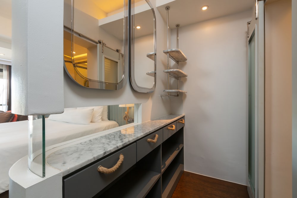 The Boathouse Phuket — Hotel rooms in Karon, Phuket Province