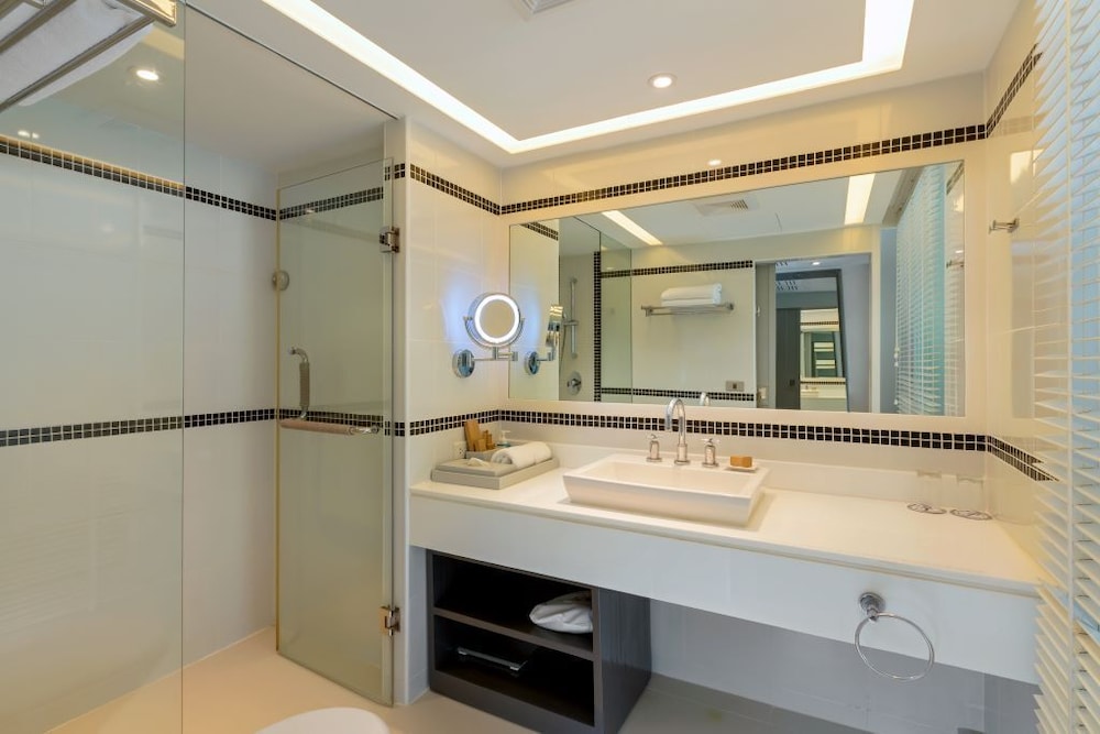 The Boathouse Phuket — Hotel rooms in Karon, Phuket Province